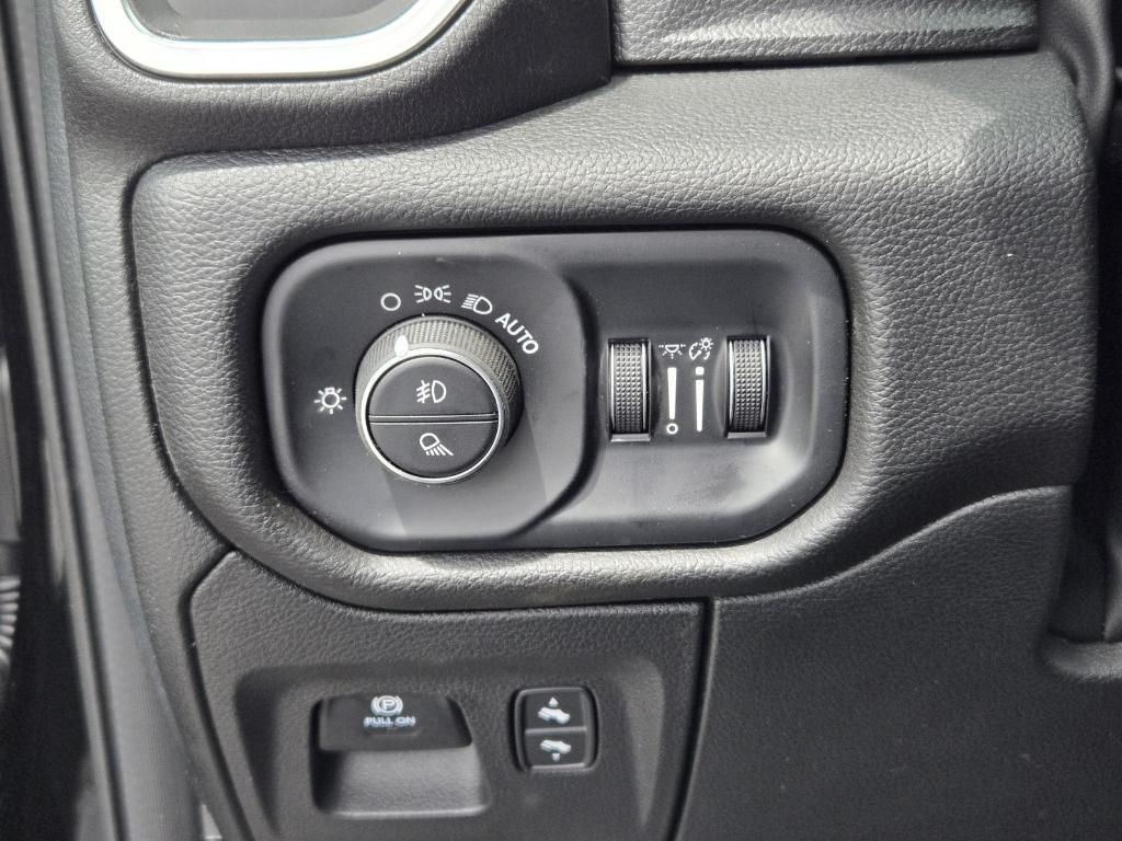 new 2025 Ram 1500 car, priced at $60,525