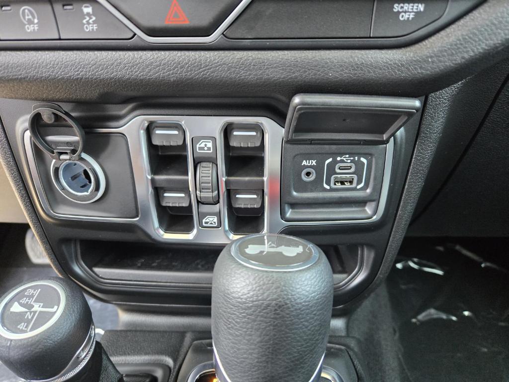 new 2025 Jeep Wrangler car, priced at $52,270