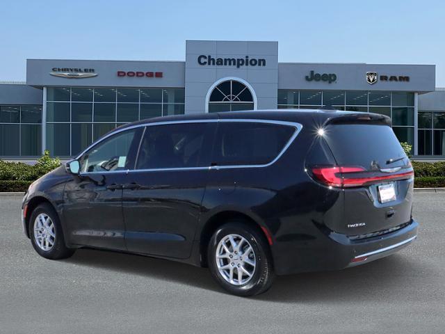 new 2024 Chrysler Pacifica car, priced at $42,695