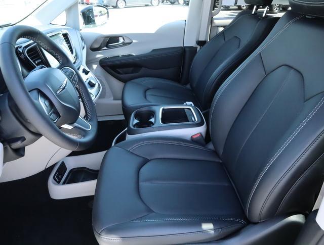 new 2024 Chrysler Pacifica car, priced at $42,695