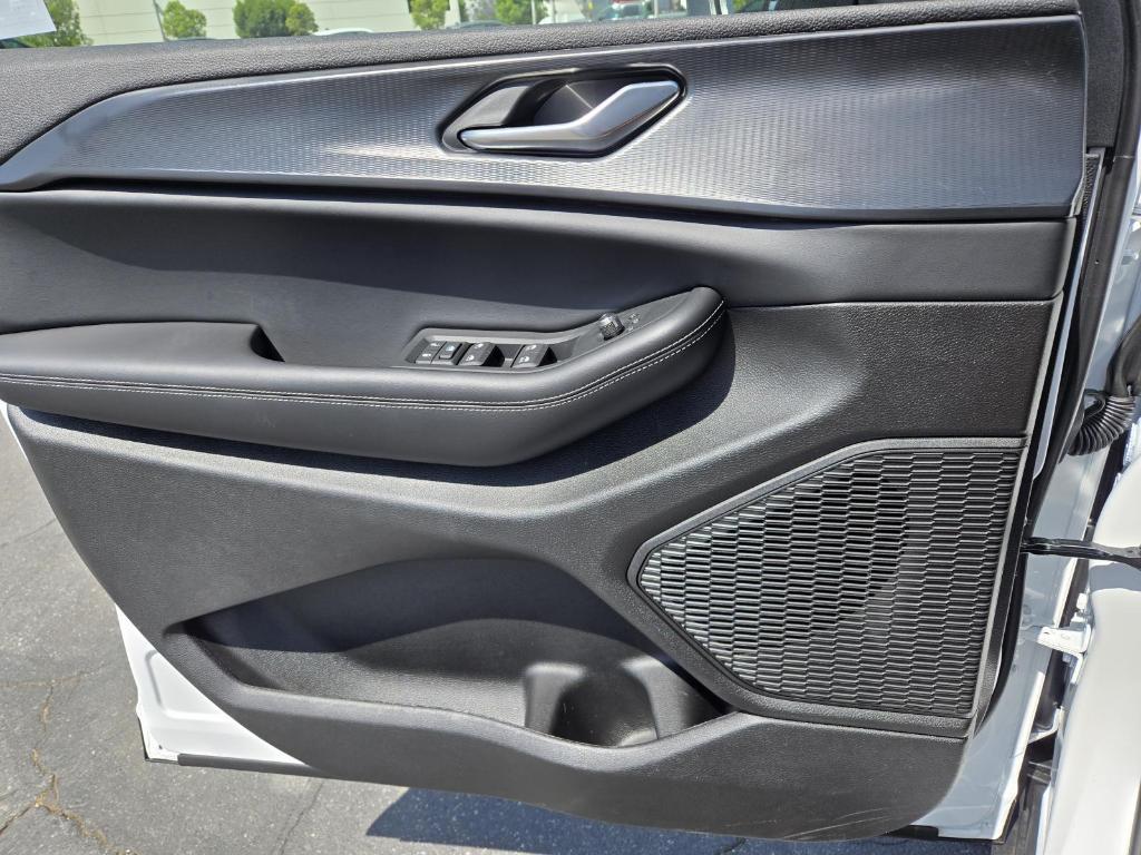 new 2025 Jeep Grand Cherokee car, priced at $40,205