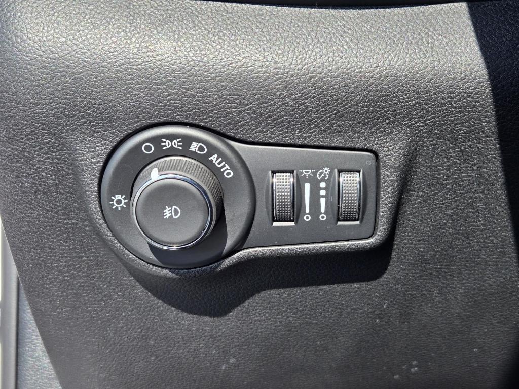 used 2026 Jeep Compass car, priced at $28,998