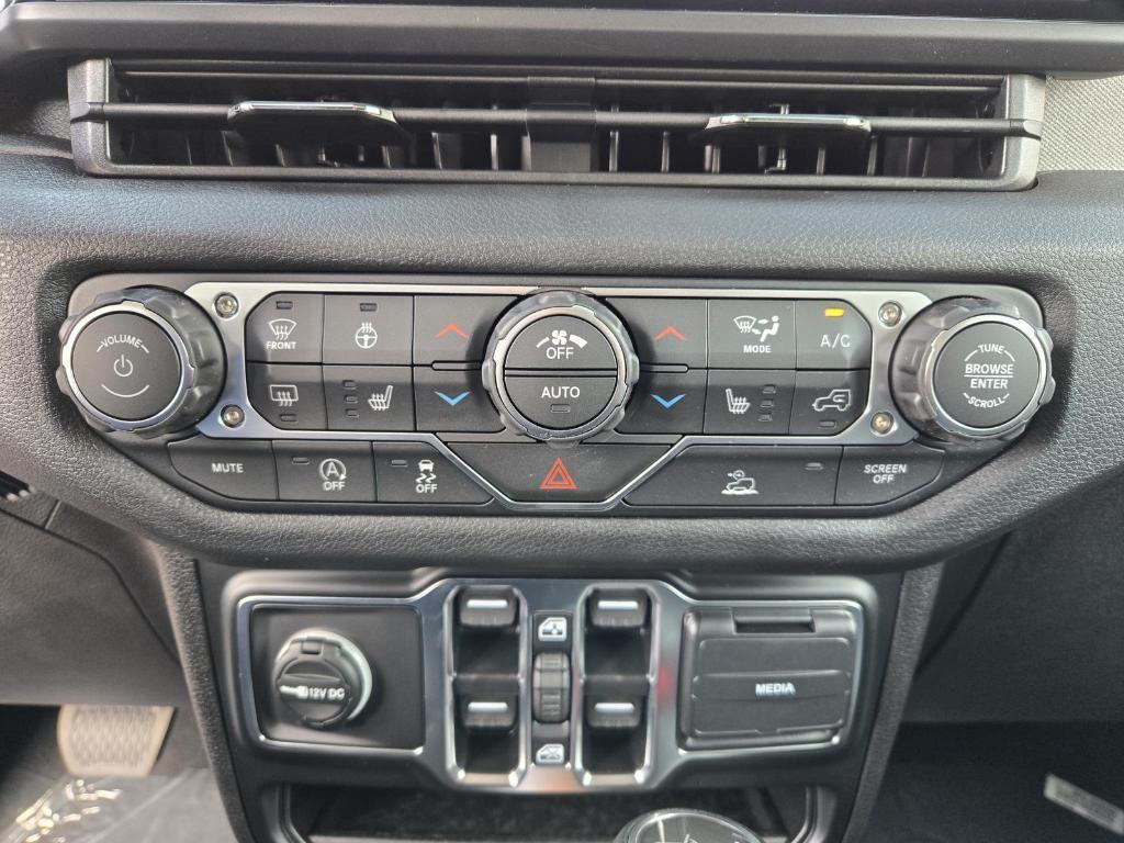 new 2026 Jeep Wrangler car, priced at $51,725