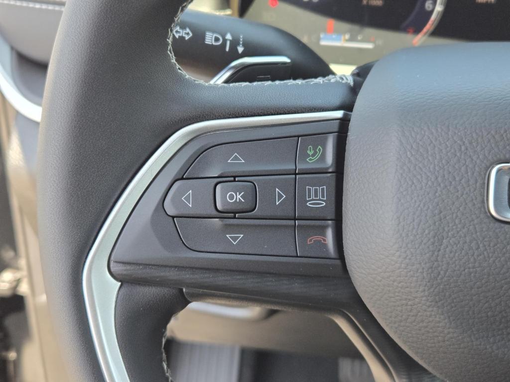 new 2025 Jeep Grand Cherokee car, priced at $39,625