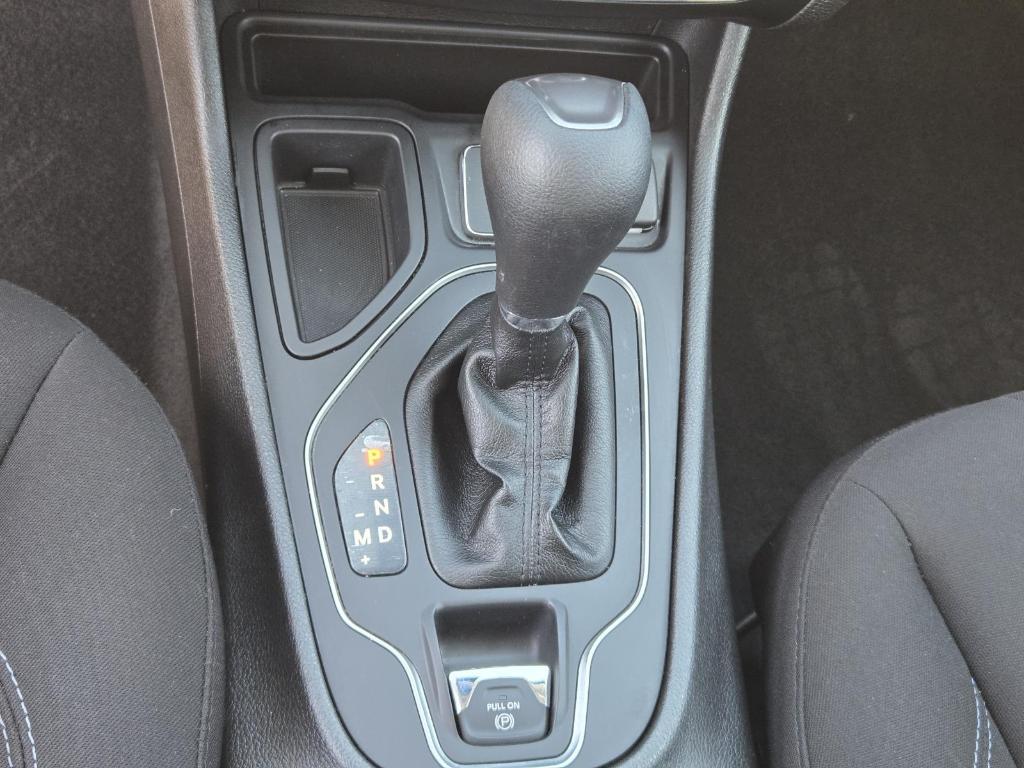 used 2021 Jeep Cherokee car, priced at $13,998