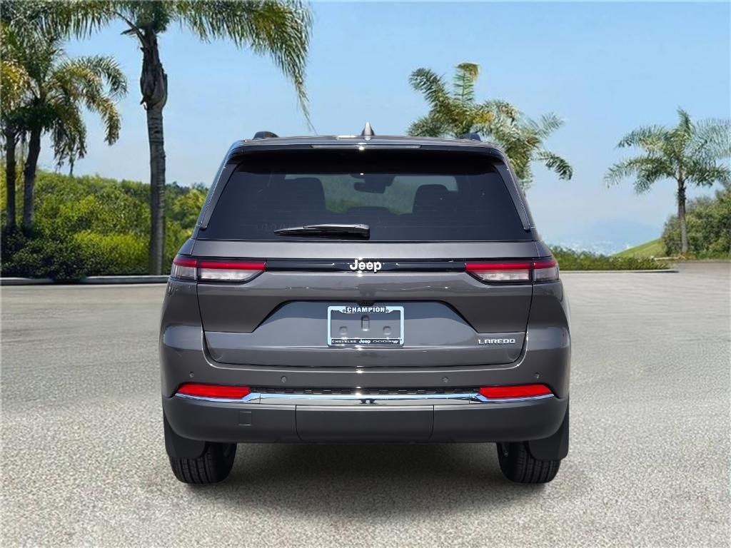 new 2025 Jeep Grand Cherokee car, priced at $40,800