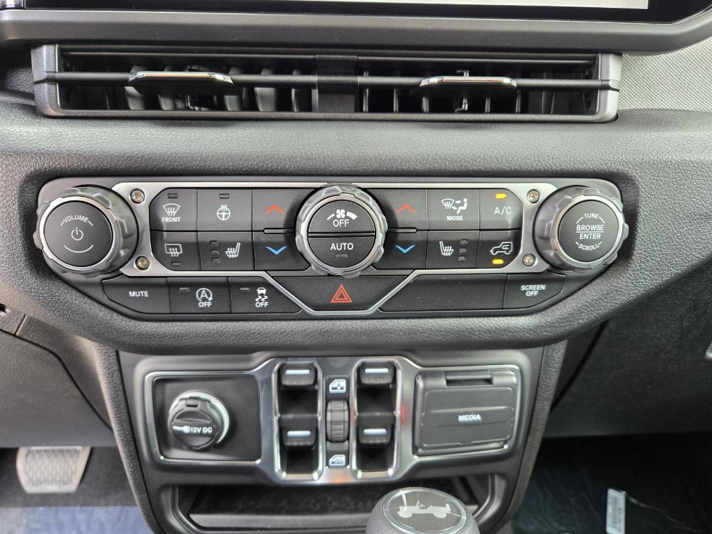 new 2025 Jeep Wrangler car, priced at $52,270