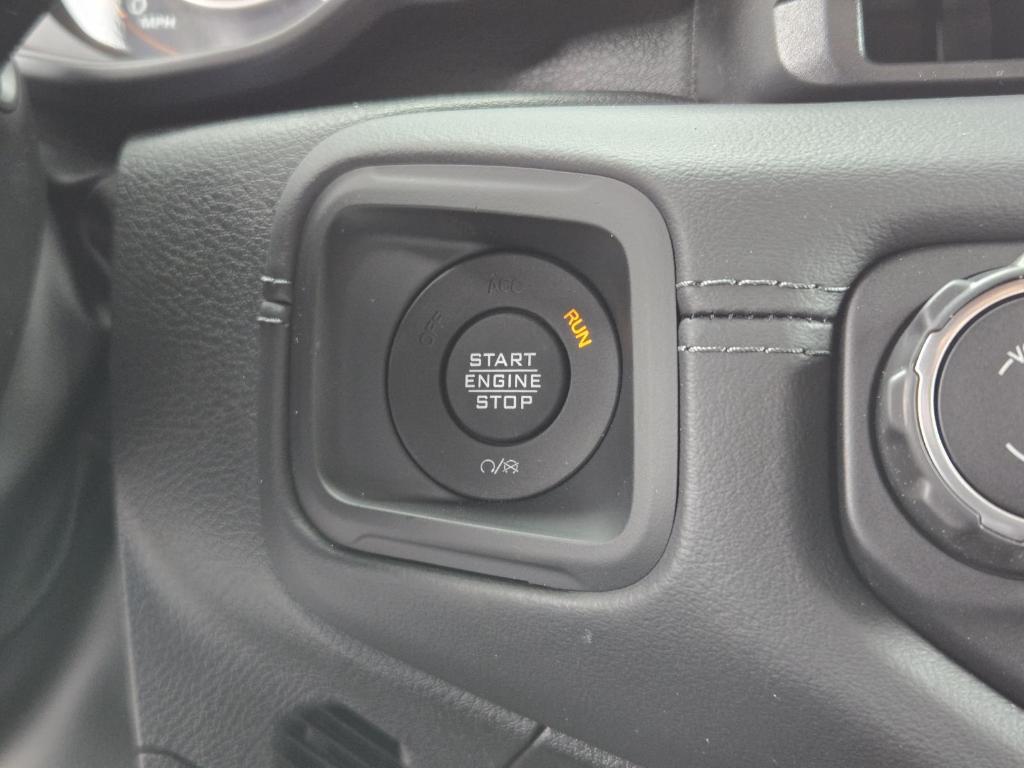 new 2025 Jeep Gladiator car, priced at $58,500