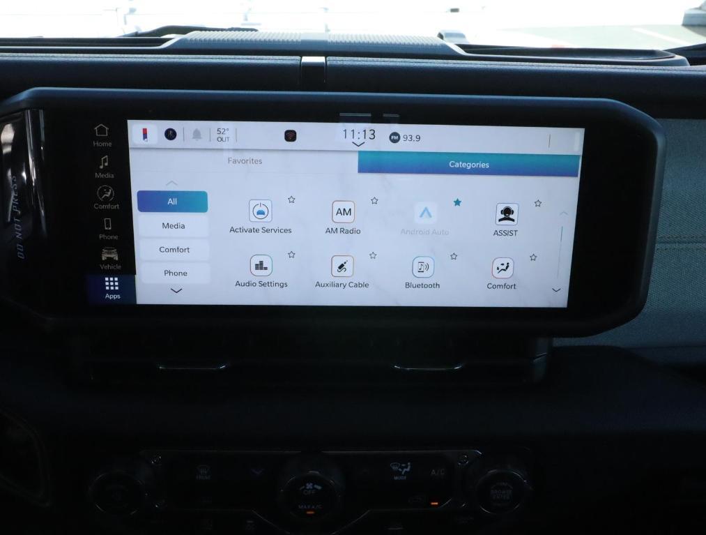 new 2025 Jeep Gladiator car, priced at $43,940
