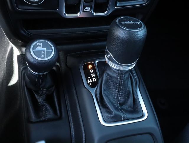 new 2025 Jeep Gladiator car