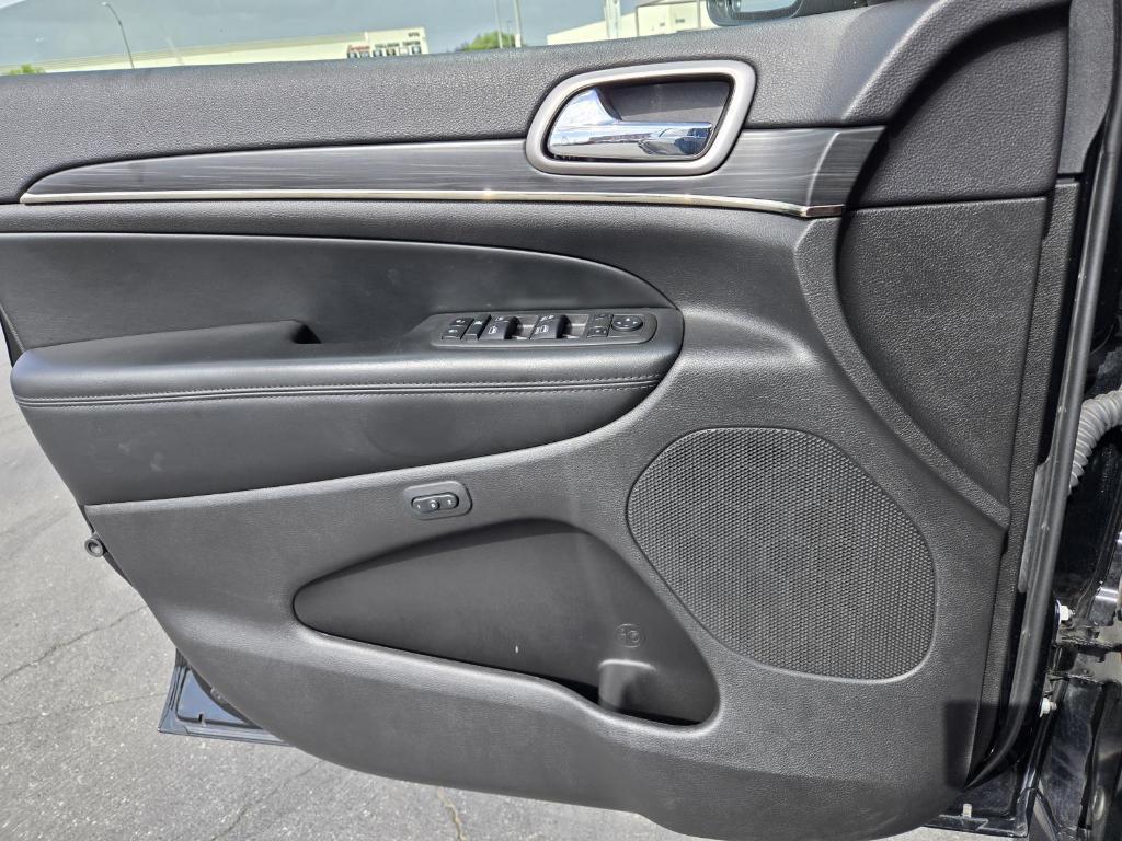 used 2020 Jeep Grand Cherokee car, priced at $27,998