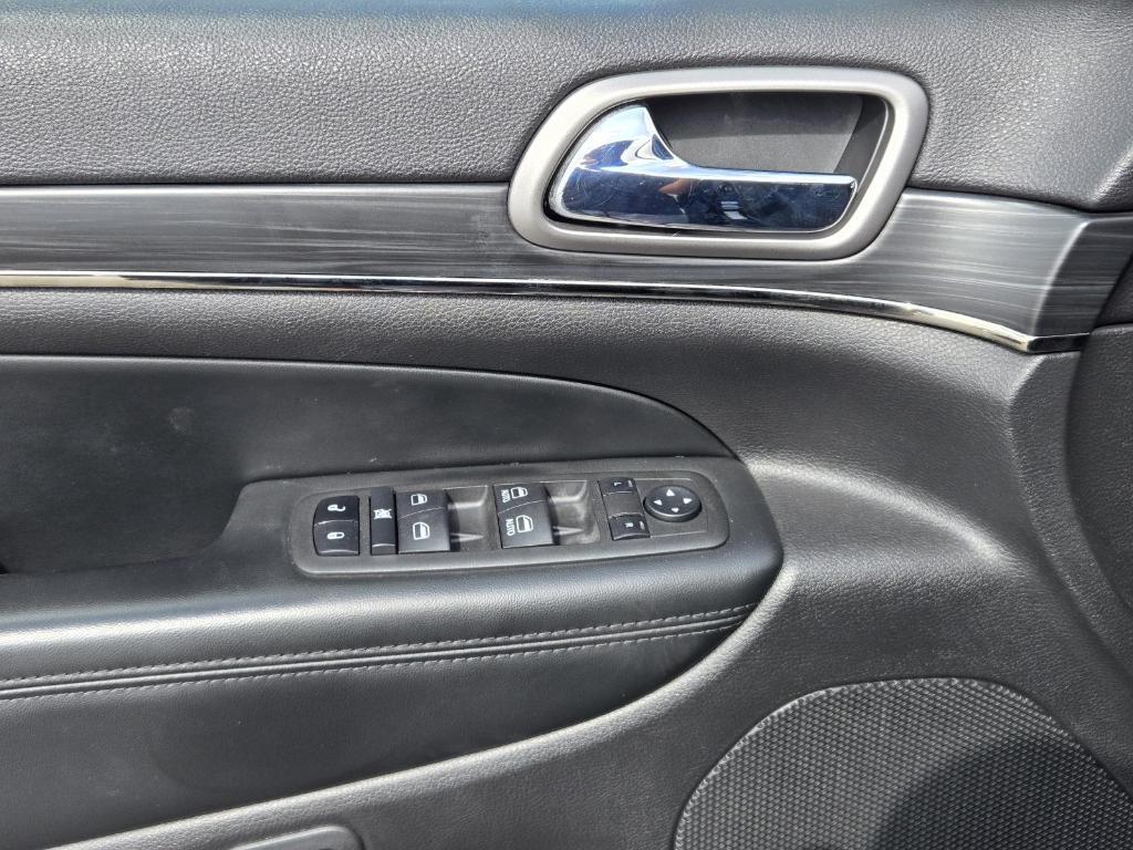 used 2020 Jeep Grand Cherokee car, priced at $27,998