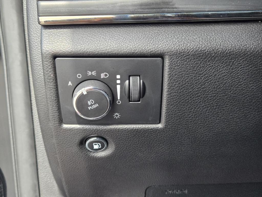 used 2020 Jeep Grand Cherokee car, priced at $27,998