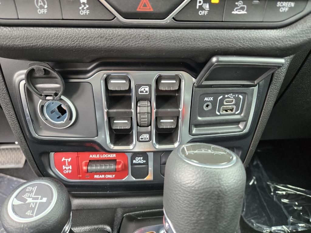 new 2025 Jeep Gladiator car, priced at $51,045