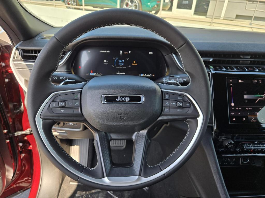 new 2025 Jeep Grand Cherokee car, priced at $36,625