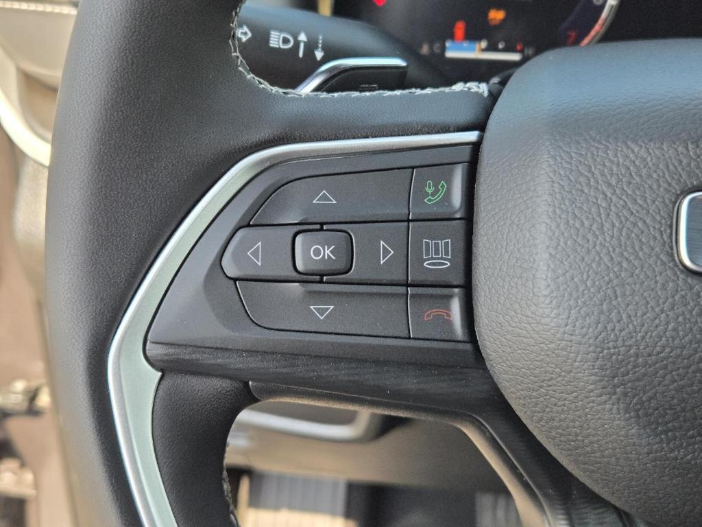 new 2025 Jeep Grand Cherokee car, priced at $47,250