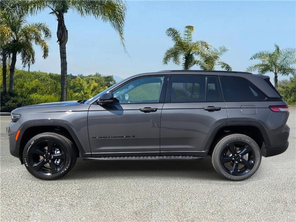 new 2025 Jeep Grand Cherokee car, priced at $47,250