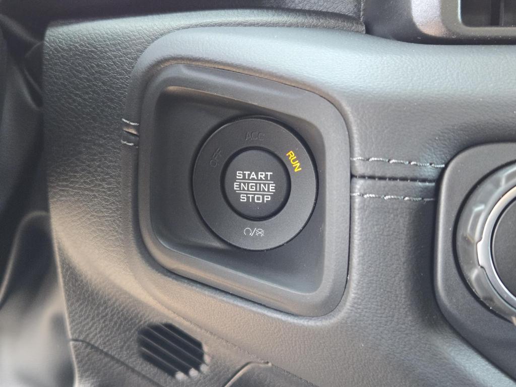 new 2025 Jeep Gladiator car, priced at $49,240