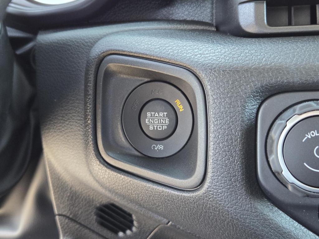 new 2025 Jeep Gladiator car, priced at $48,735
