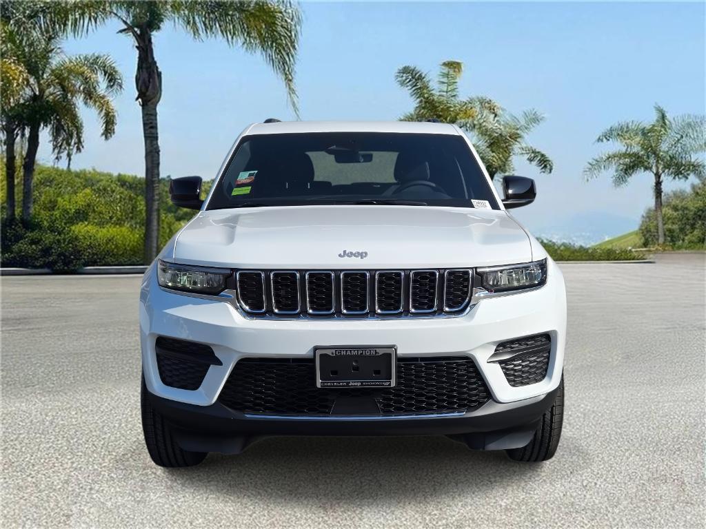 new 2025 Jeep Grand Cherokee car, priced at $40,825