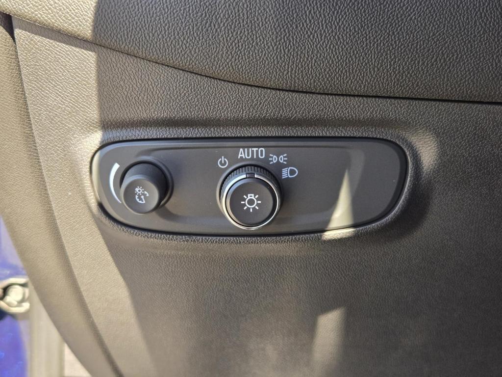 used 2022 Chevrolet Equinox car, priced at $20,998