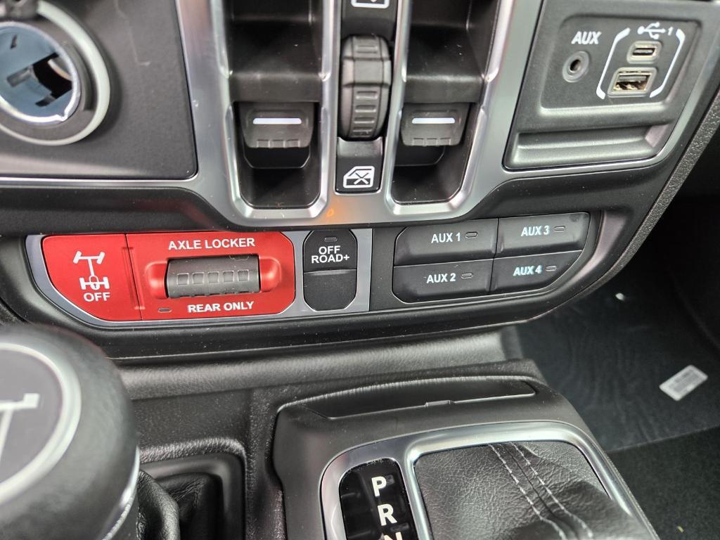 new 2025 Jeep Gladiator car, priced at $52,640