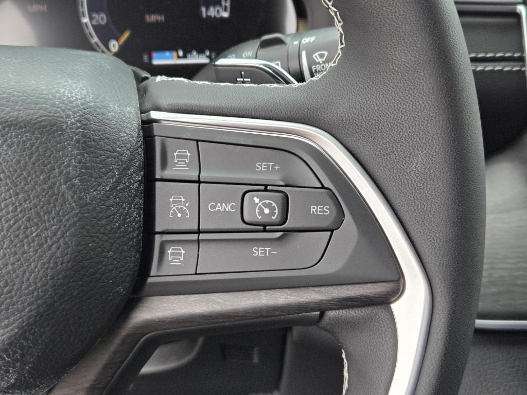 new 2025 Jeep Grand Cherokee car, priced at $52,140