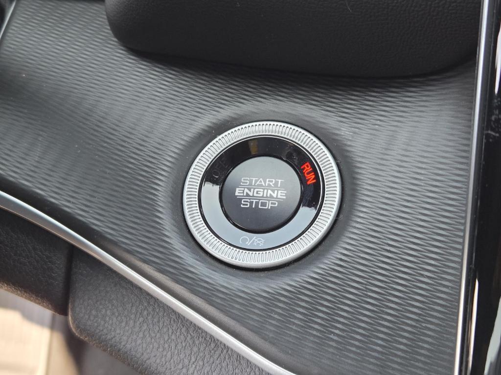 new 2025 Jeep Grand Cherokee car, priced at $40,205