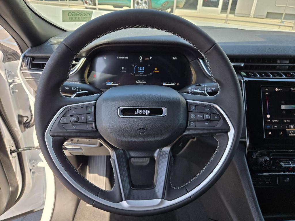 new 2025 Jeep Grand Cherokee car, priced at $40,205