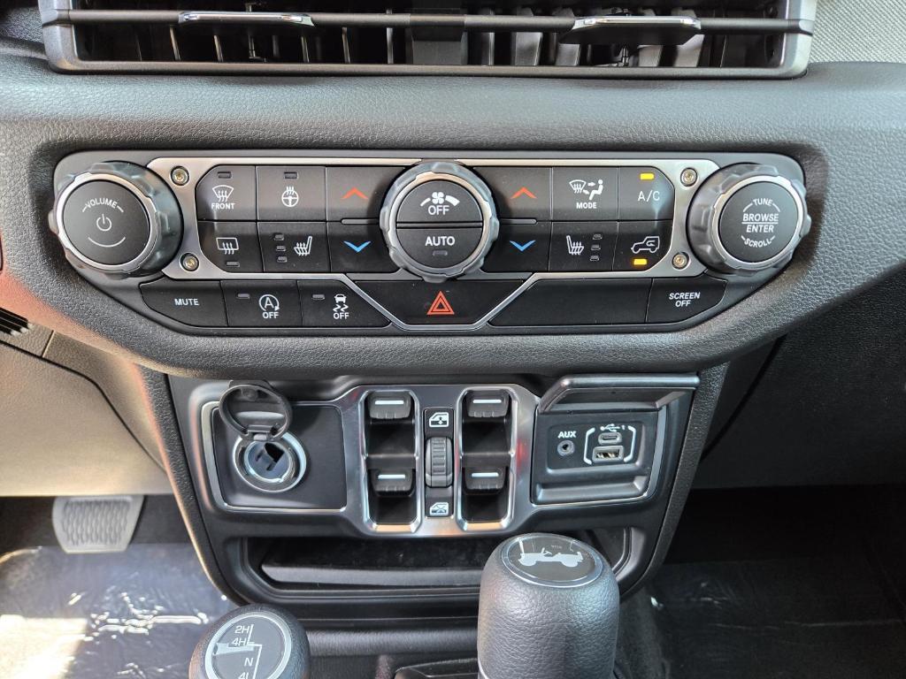 new 2025 Jeep Wrangler car, priced at $51,175