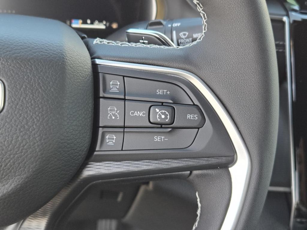 new 2025 Jeep Grand Cherokee car, priced at $40,825