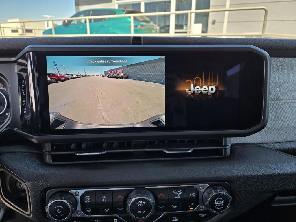 new 2025 Jeep Gladiator car, priced at $48,735