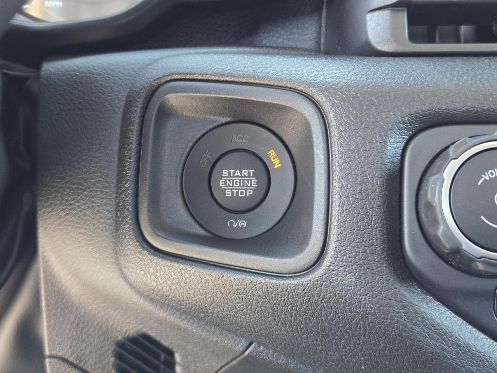 new 2025 Jeep Gladiator car, priced at $48,735