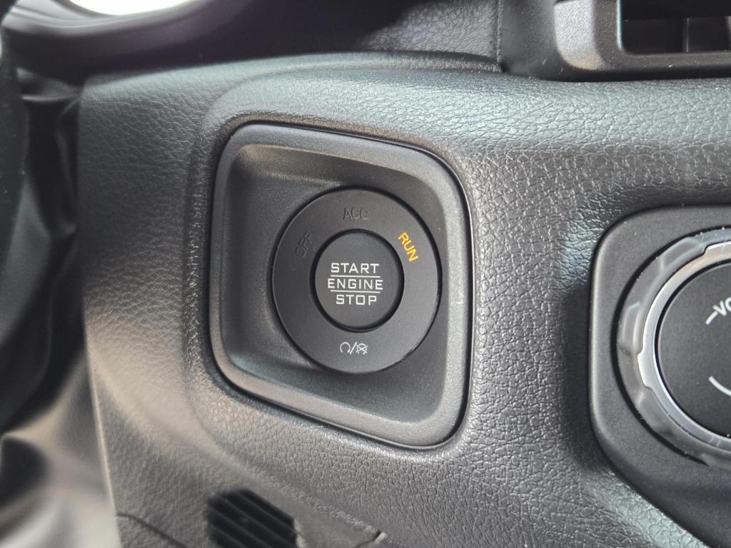 new 2025 Jeep Gladiator car, priced at $48,735