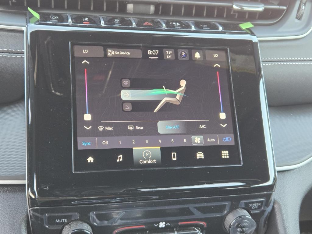 new 2025 Jeep Grand Cherokee car, priced at $40,800