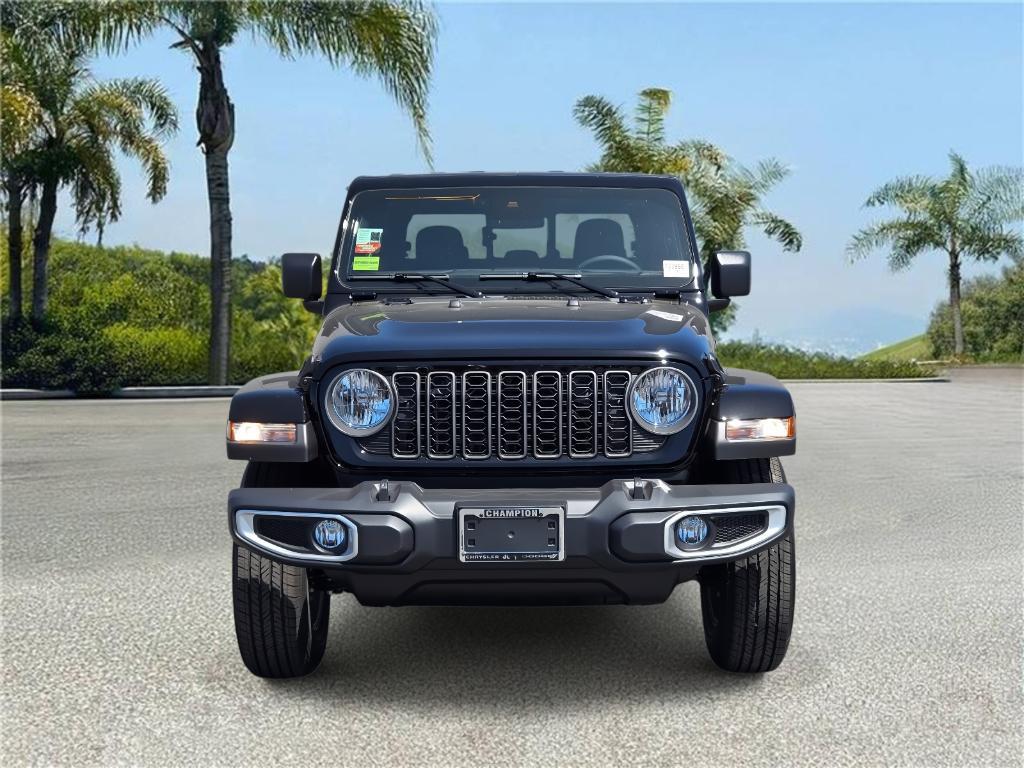 new 2025 Jeep Gladiator car, priced at $48,735