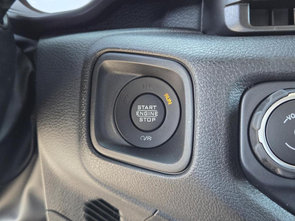 new 2025 Jeep Gladiator car, priced at $48,735
