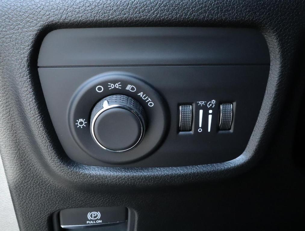 new 2025 Jeep Grand Cherokee L car, priced at $42,175