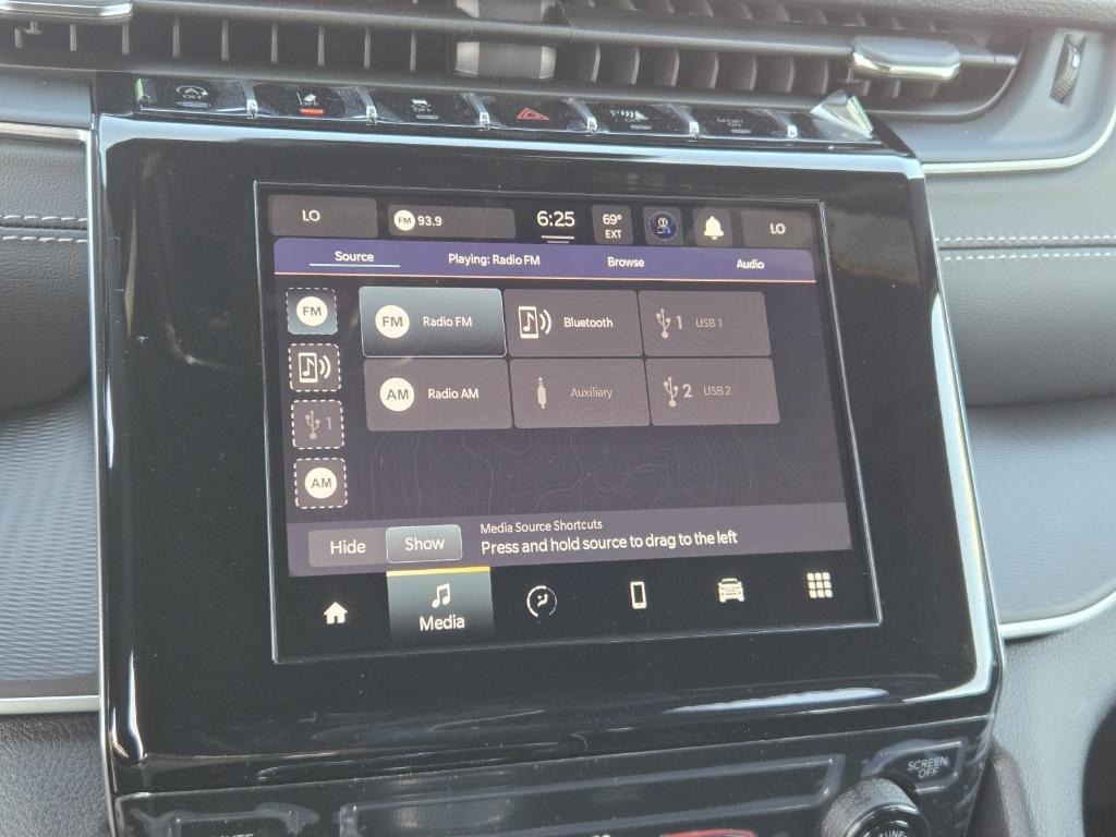 new 2025 Jeep Grand Cherokee car, priced at $40,800