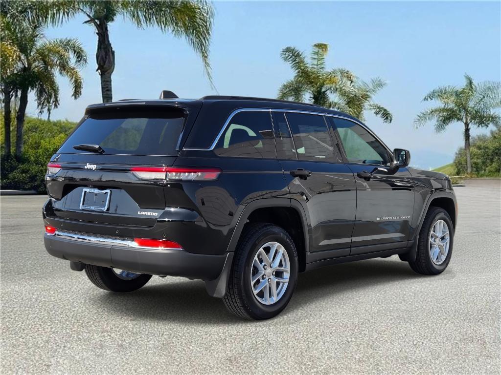 new 2025 Jeep Grand Cherokee car, priced at $40,800