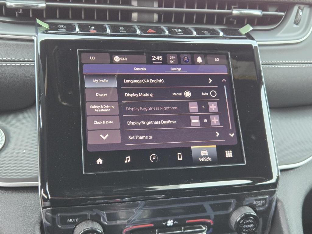 new 2025 Jeep Grand Cherokee car, priced at $40,800