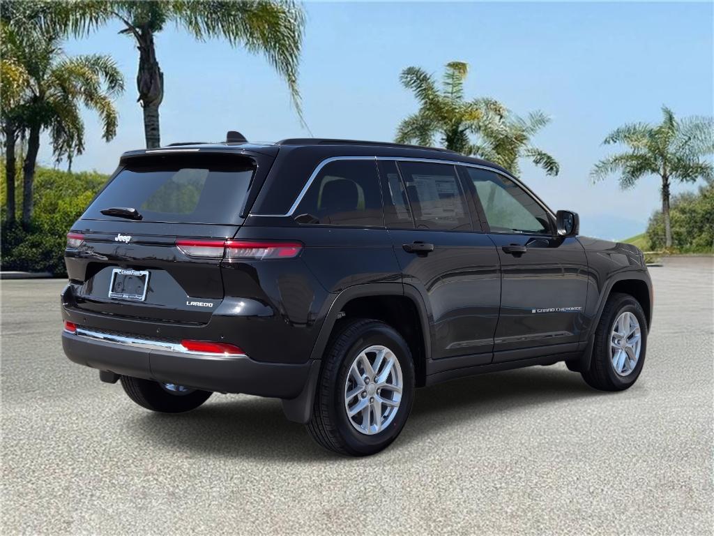 new 2025 Jeep Grand Cherokee car, priced at $40,800