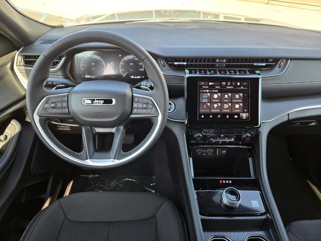 new 2025 Jeep Grand Cherokee car, priced at $36,625