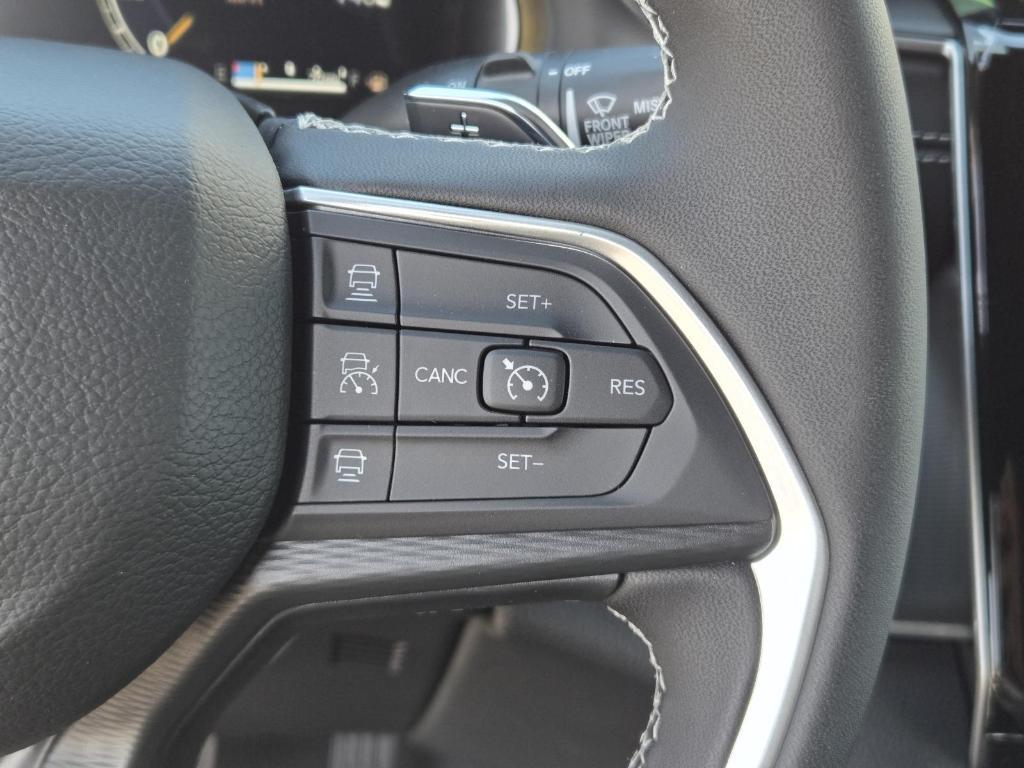 new 2025 Jeep Grand Cherokee car, priced at $36,625