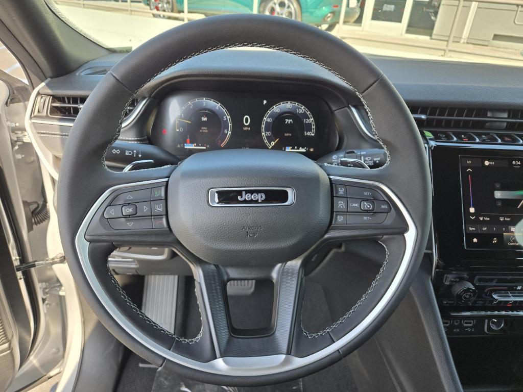 new 2025 Jeep Grand Cherokee car, priced at $36,625