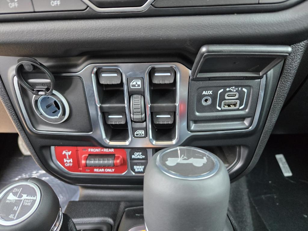 new 2025 Jeep Wrangler car, priced at $72,490
