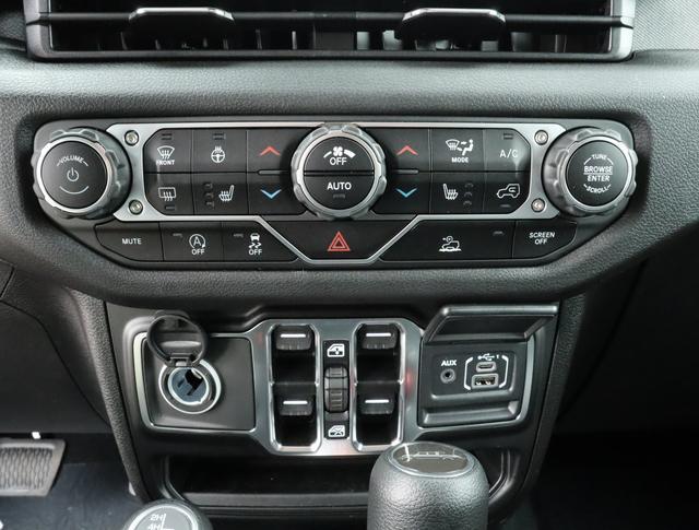 new 2024 Jeep Gladiator car, priced at $46,075