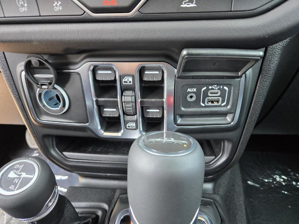 new 2025 Jeep Gladiator car, priced at $49,240