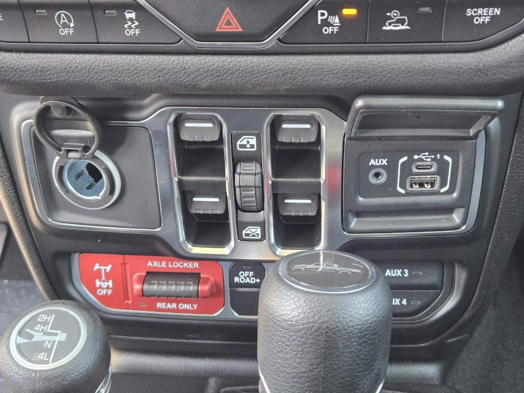 new 2025 Jeep Gladiator car, priced at $50,450