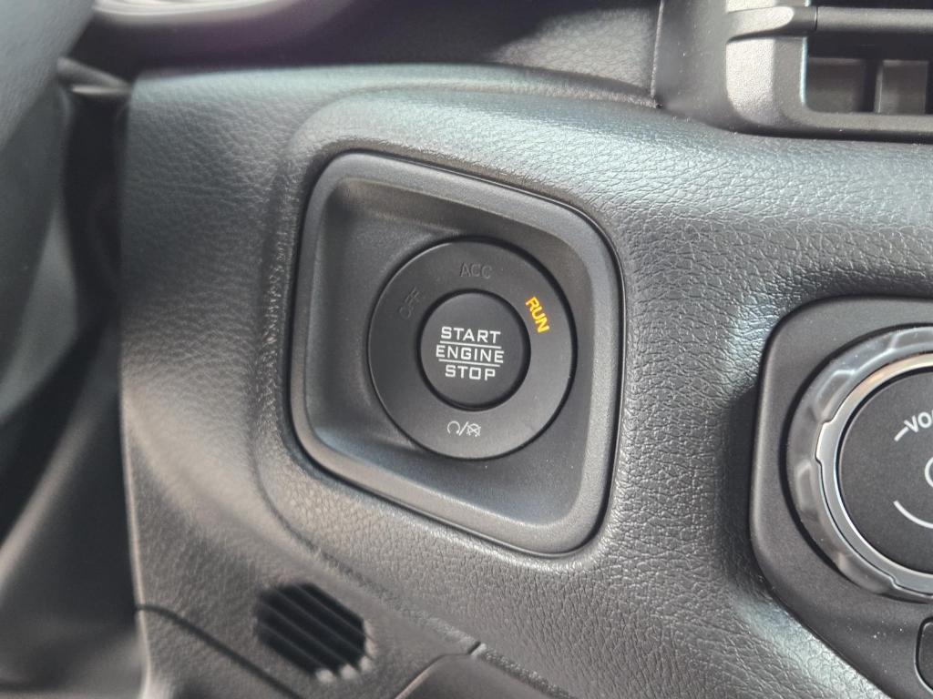 new 2025 Jeep Gladiator car, priced at $51,045